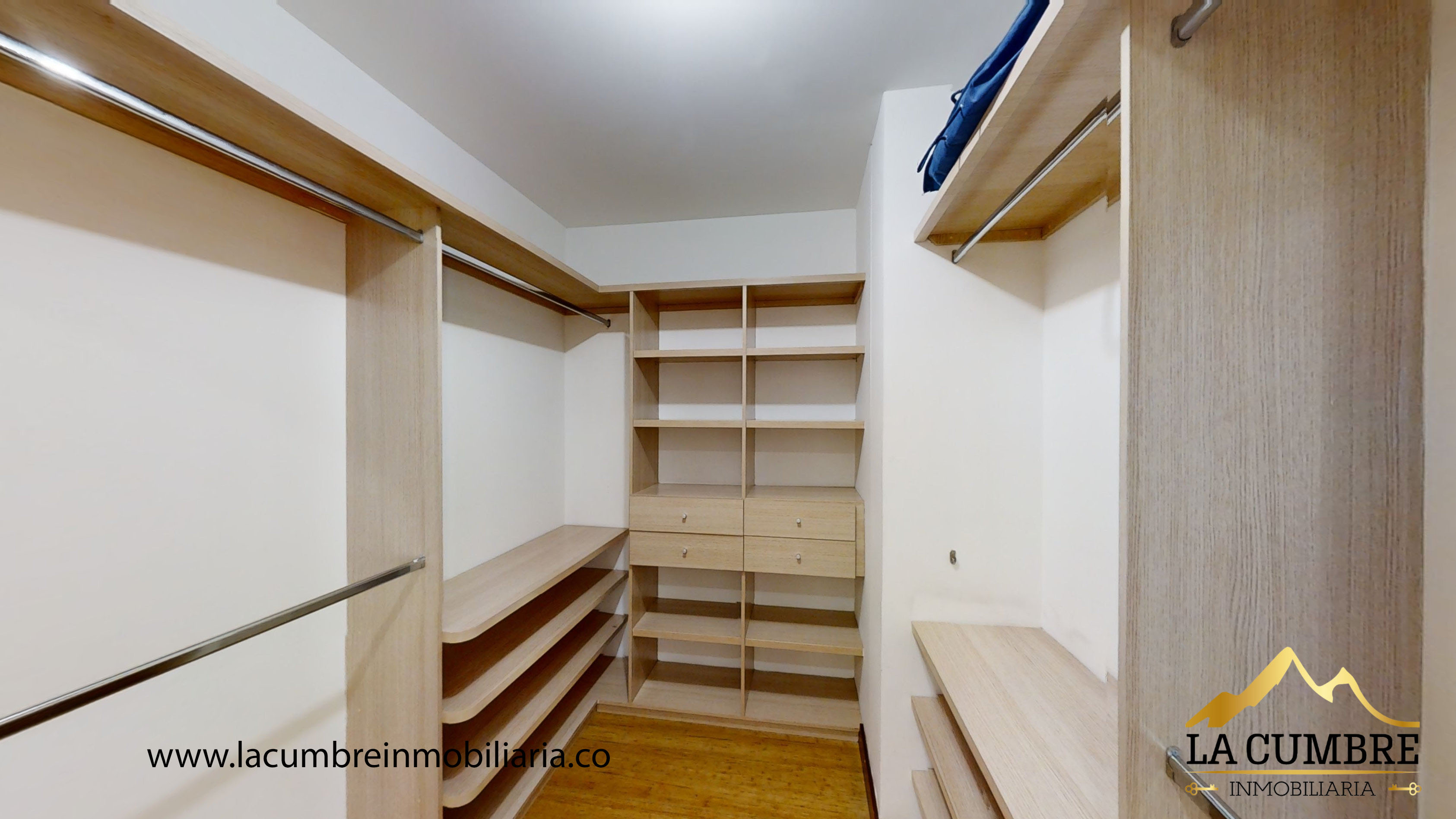 Apartamento de 3 alcobas en arriendo en Los Balsos, Medellín, 178 m² · foto 20 de 20