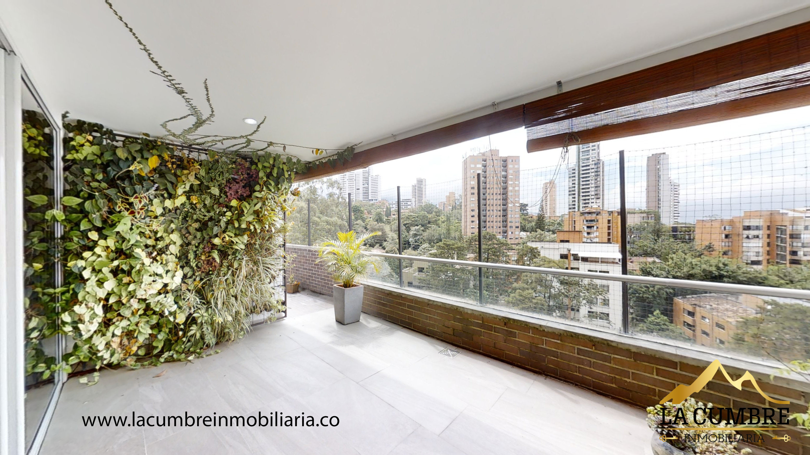 Apartamento de 3 alcobas en arriendo en Los Balsos, Medellín, 178 m² · foto 2 de 20