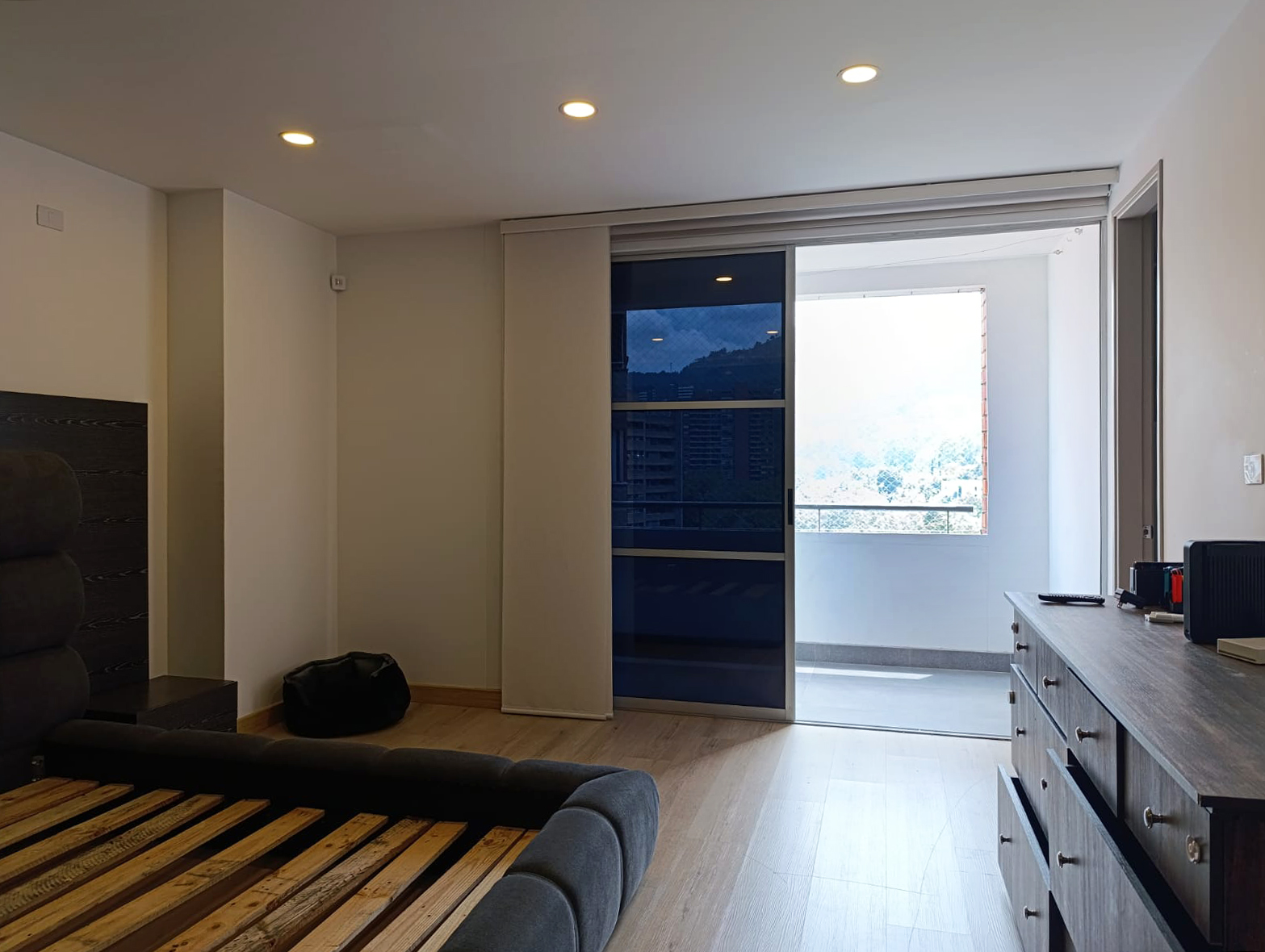 Apartamento de 3 alcobas en arriendo en El Tesoro, Medellín, 250 m² · foto 13 de 20