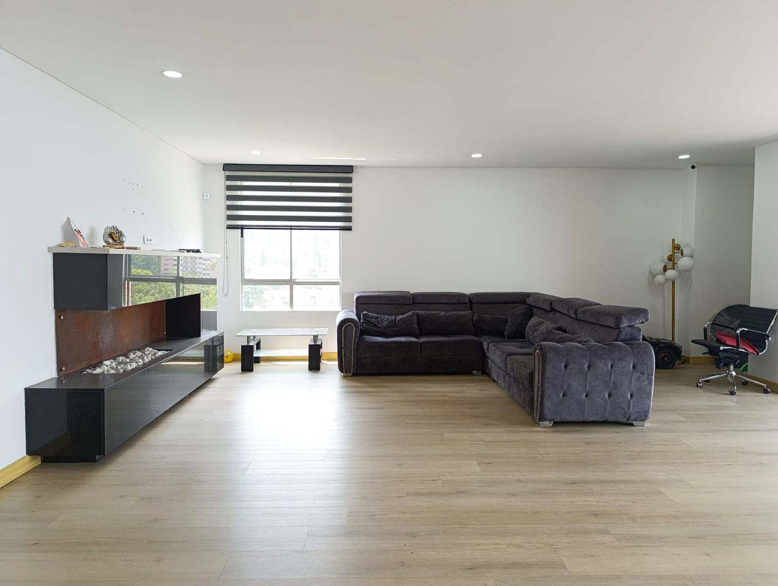 Apartamento de 3 alcobas en arriendo en El Tesoro, Medellín, 250 m² · foto 4 de 20