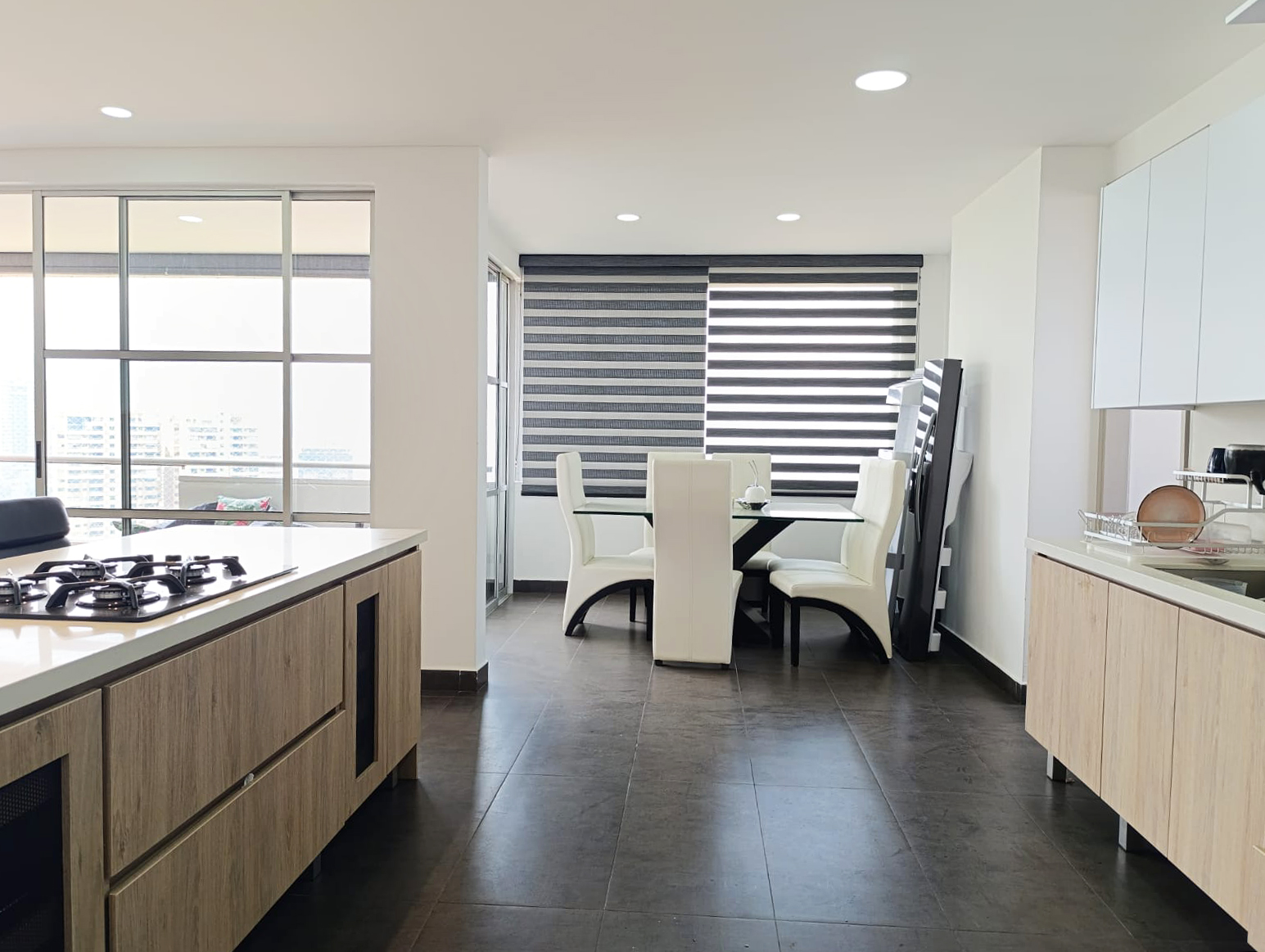 Apartamento de 3 alcobas en arriendo en El Tesoro, Medellín, 250 m² · foto 7 de 20