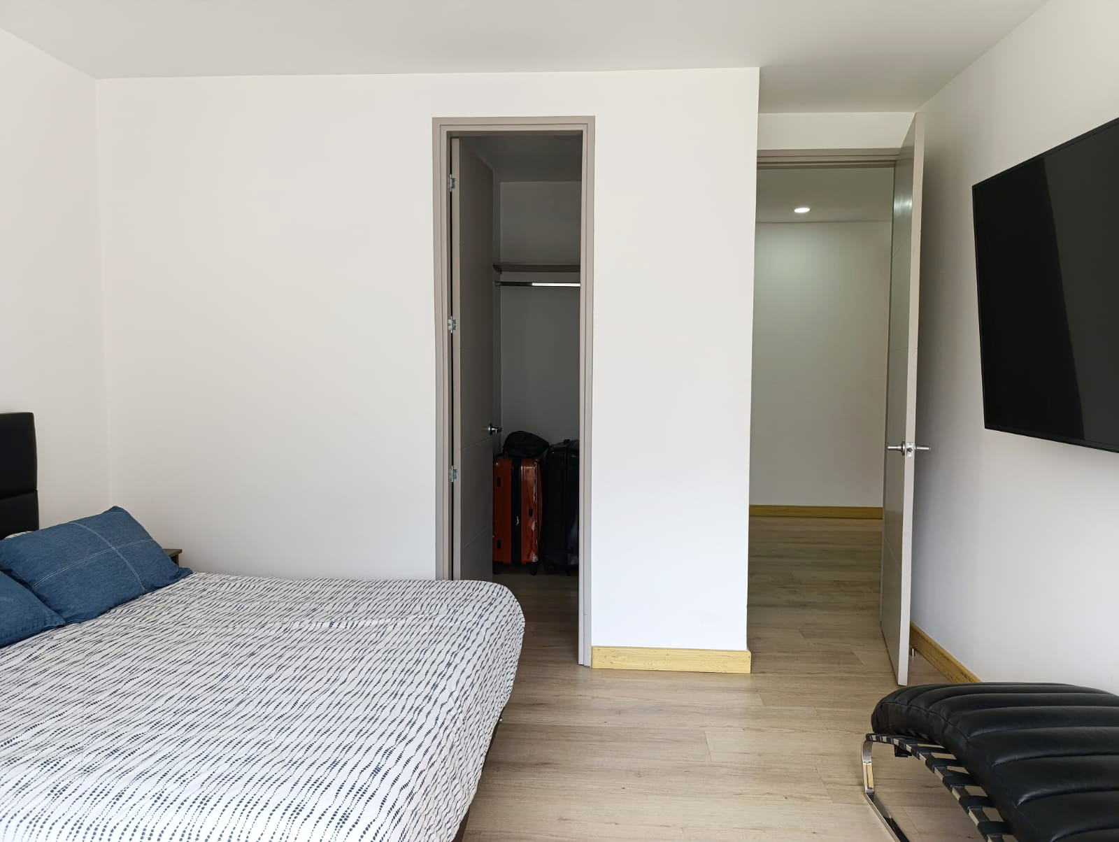 Apartamento de 3 alcobas en arriendo en El Tesoro, Medellín, 250 m² · foto 9 de 20