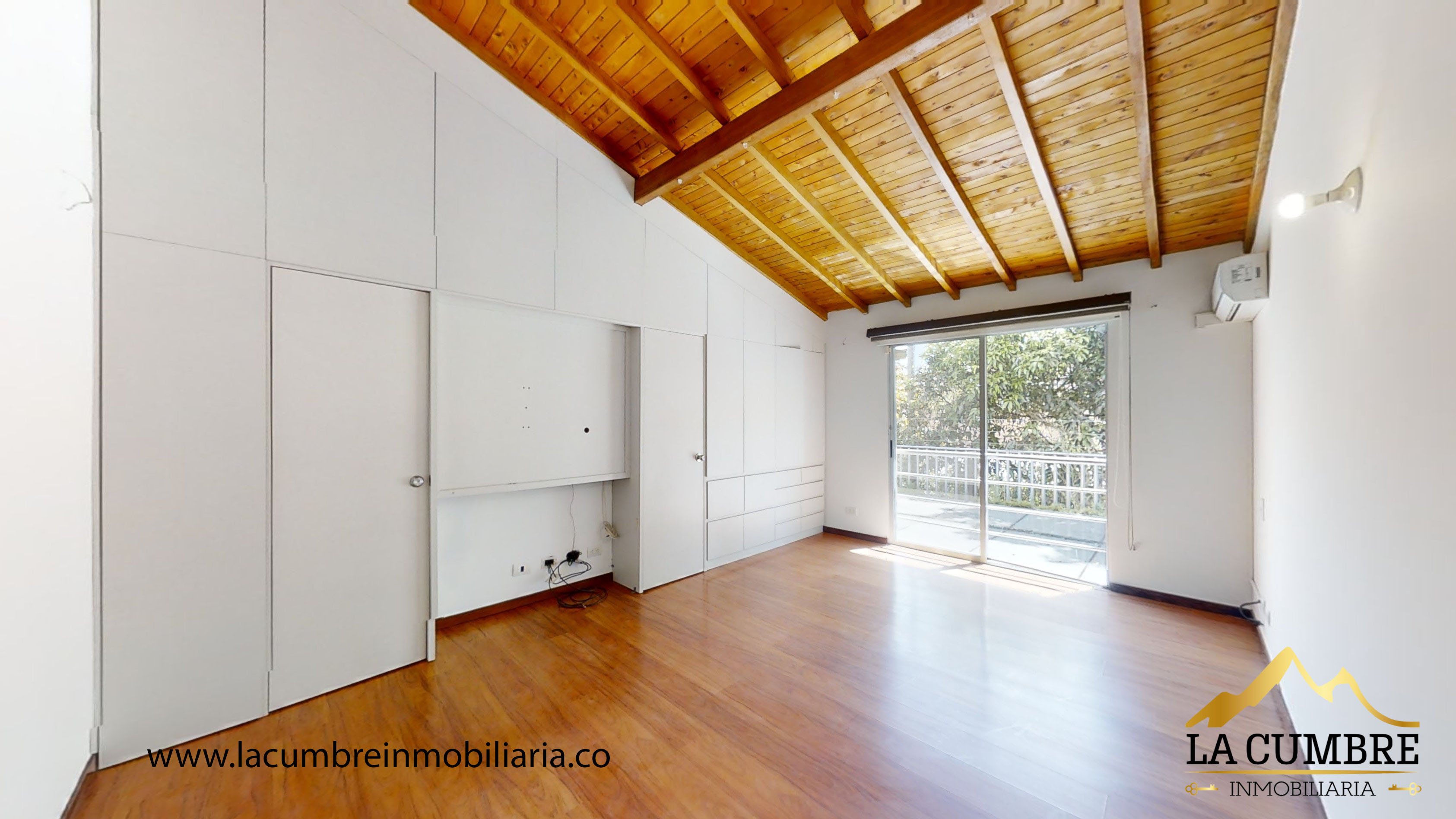 Casa de 3 alcobas en venta en El Poblado, Medellín, 204 m² · foto 10 de 13