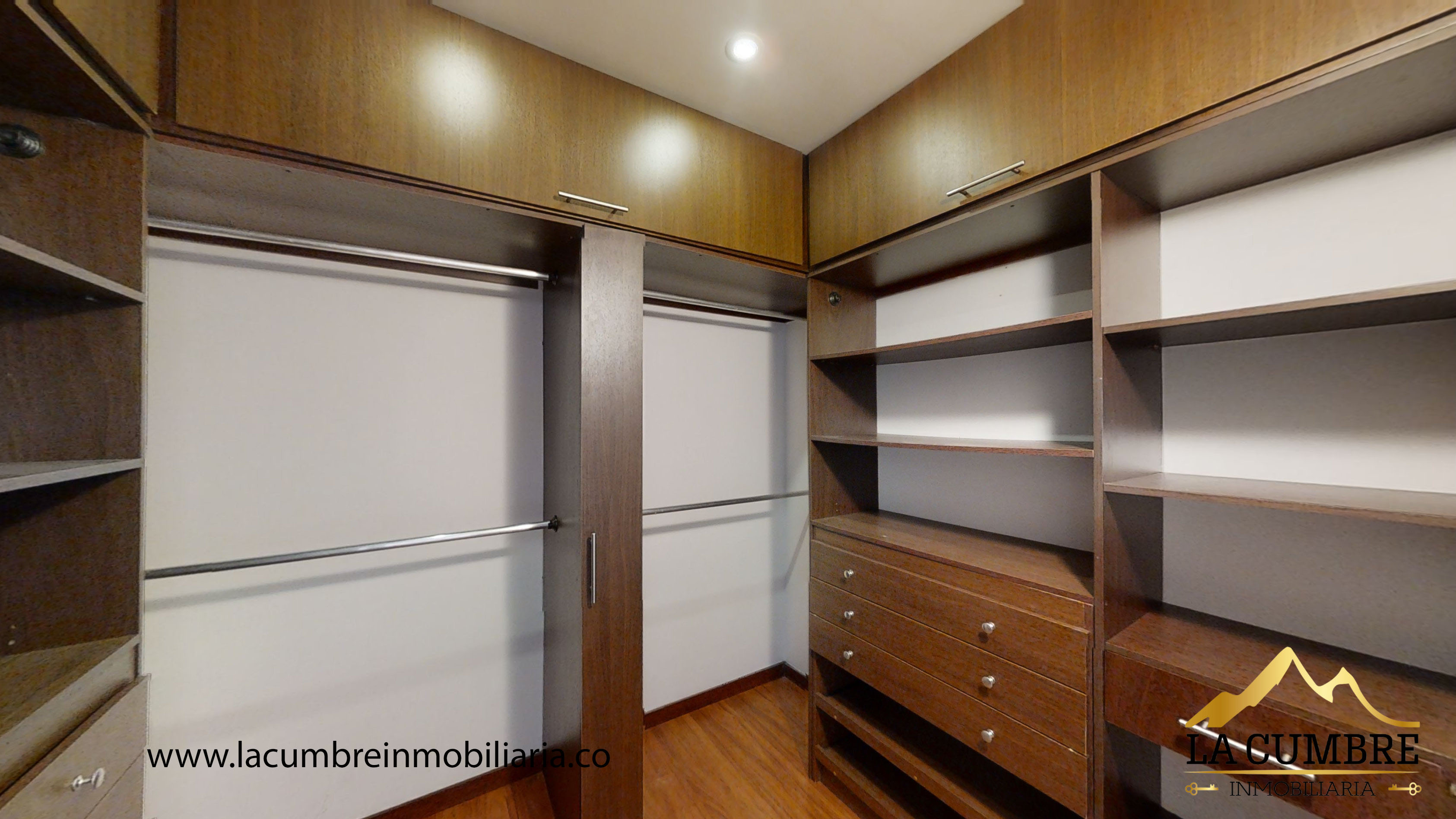Casa de 3 alcobas en venta en El Poblado, Medellín, 204 m² · foto 13 de 13