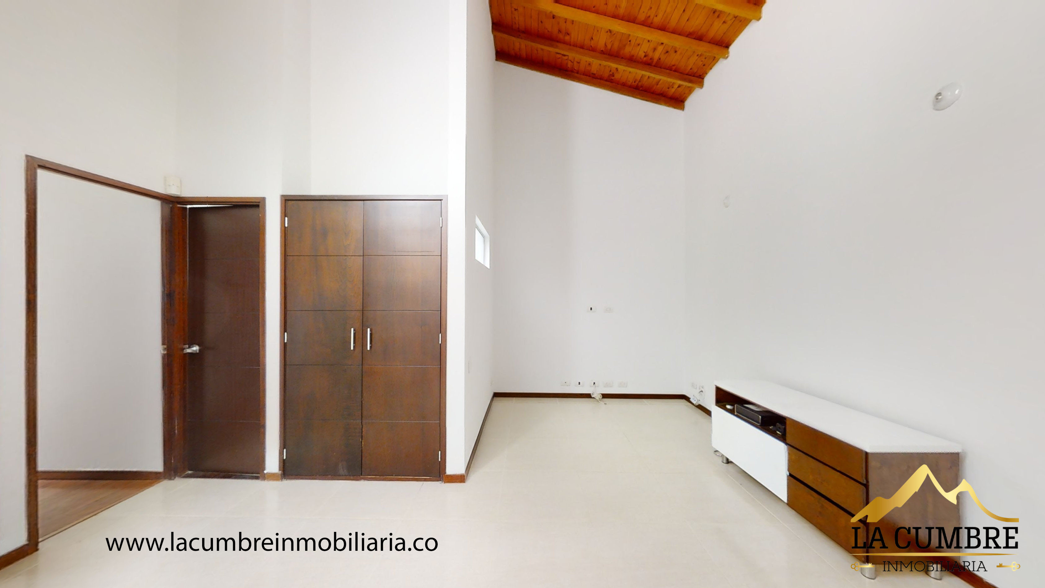 Casa de 3 alcobas en venta en El Poblado, Medellín, 204 m² · foto 5 de 13