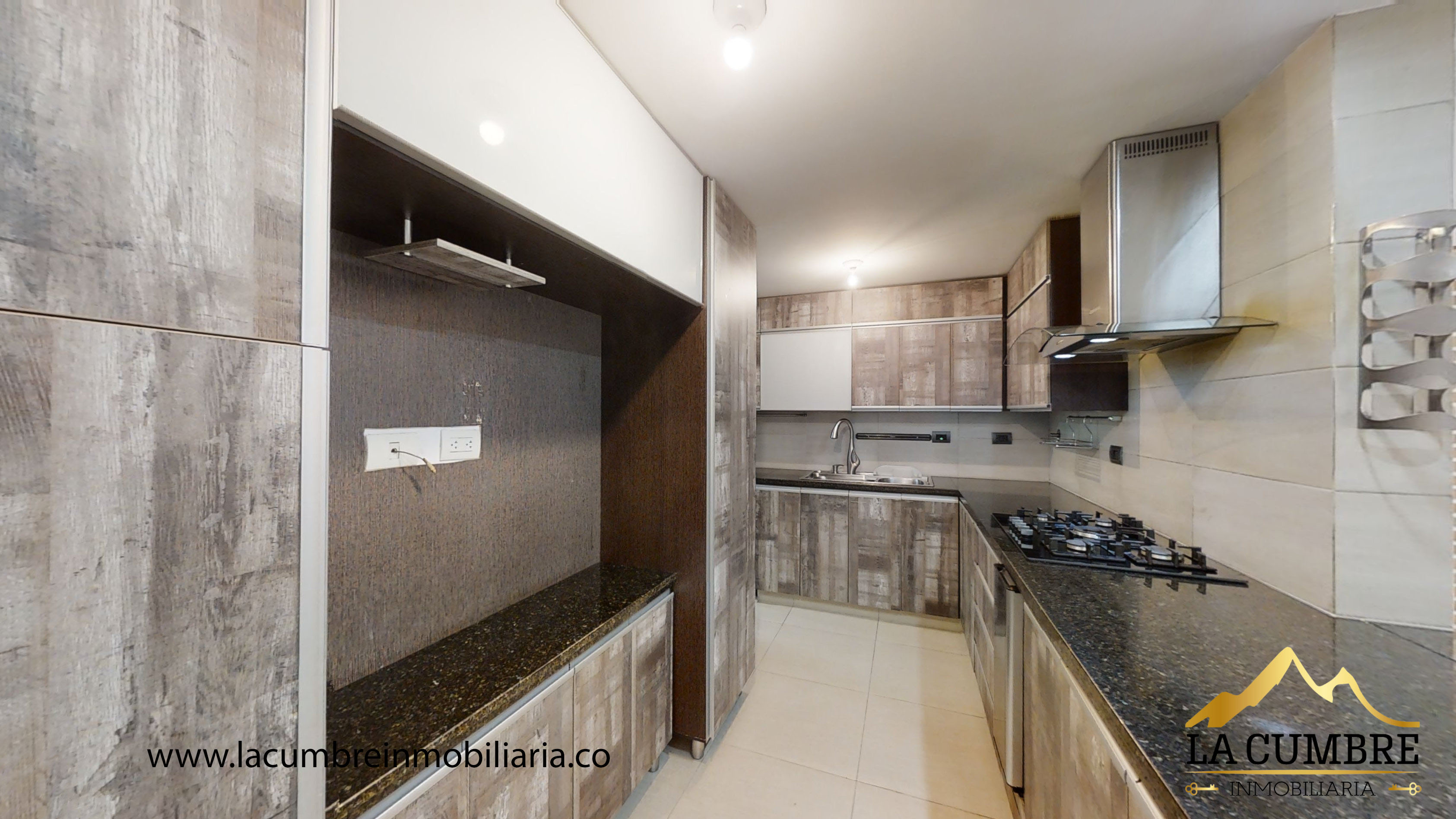 Casa de 3 alcobas en venta en El Poblado, Medellín, 204 m² · foto 7 de 13