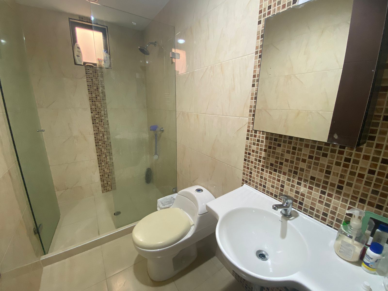 Casa de 4 alcobas en venta en El Castillo, Jamundí, 250 m² · foto 15 de 19