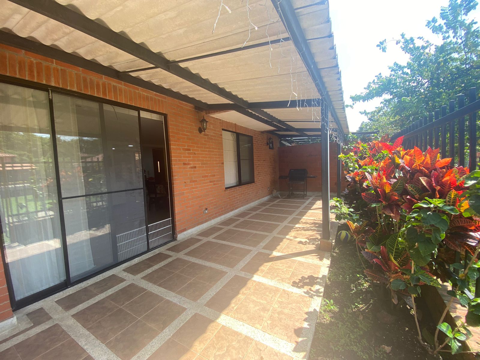 Casa de 4 alcobas en venta en El Castillo, Jamundí, 250 m² · foto 18 de 19