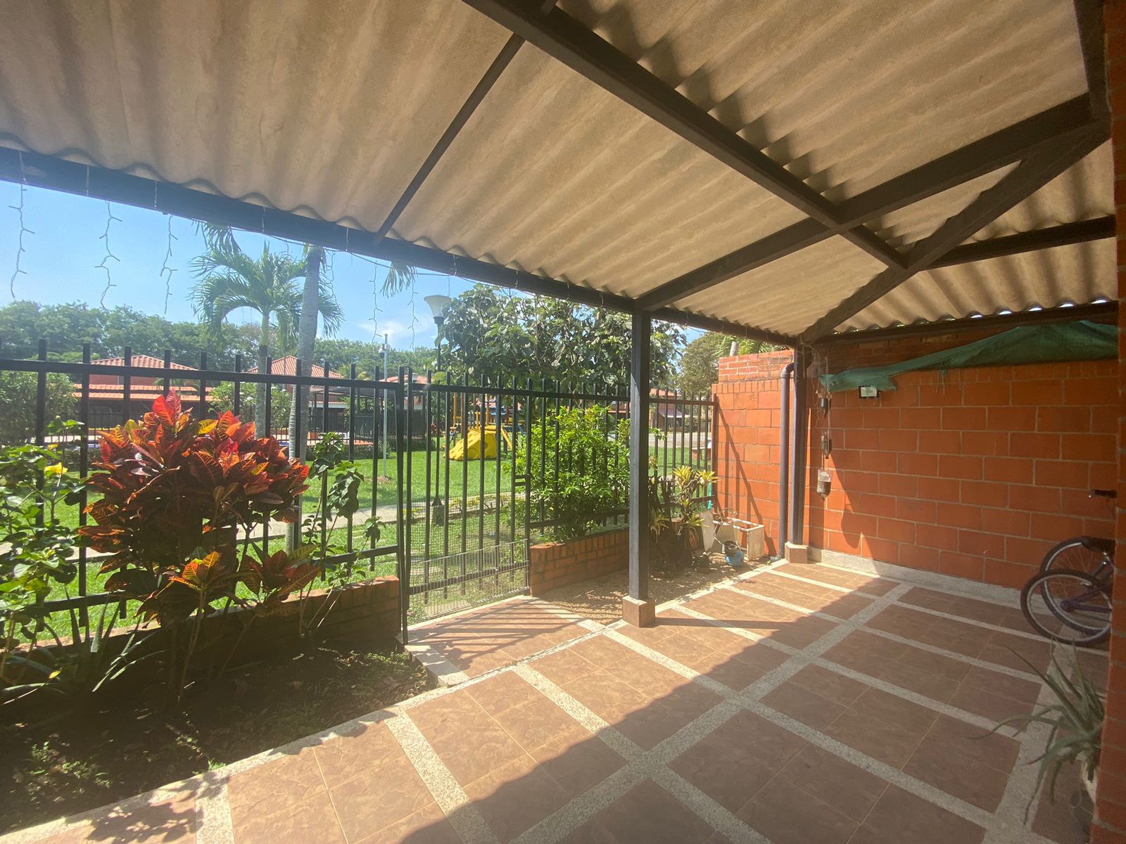 Casa de 4 alcobas en venta en El Castillo, Jamundí, 250 m² · foto 6 de 19