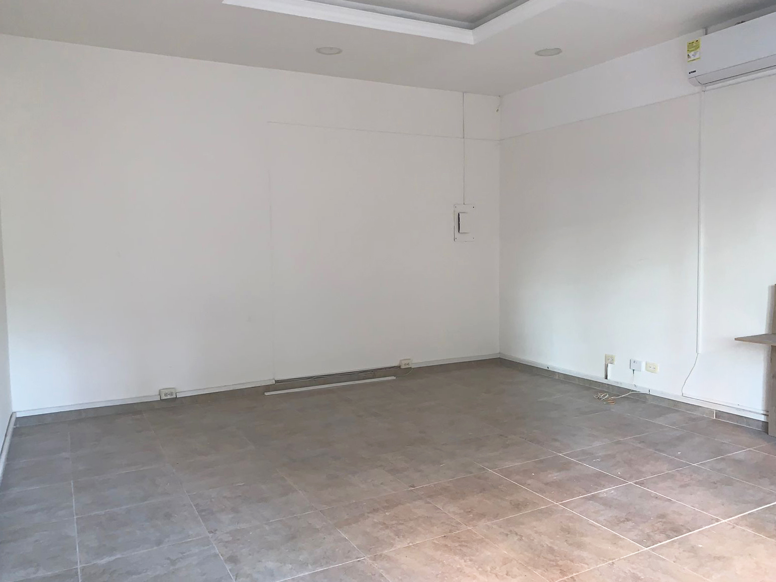 Local en arriendo en Patio Bonito, Medellín, 33 m² · foto 6 de 7