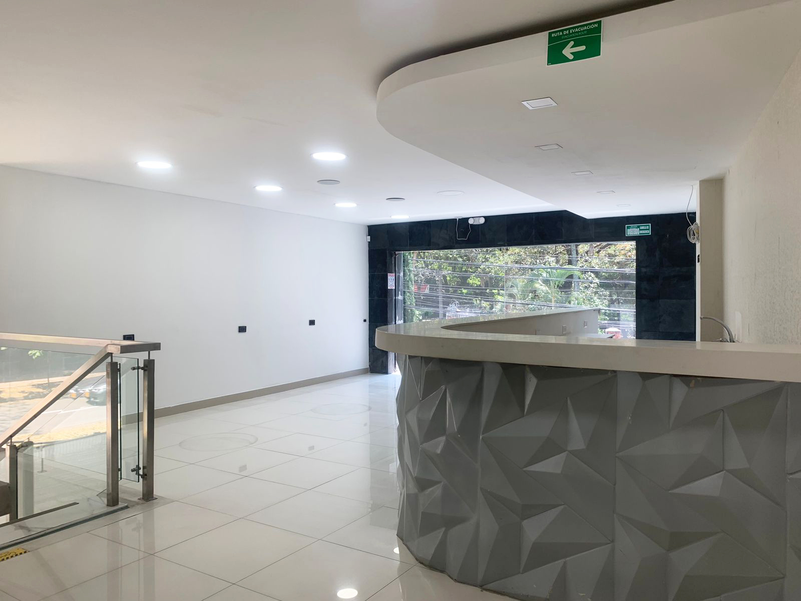 Local en arriendo en Patio Bonito, Medellín, 600 m² · foto 2 de 15