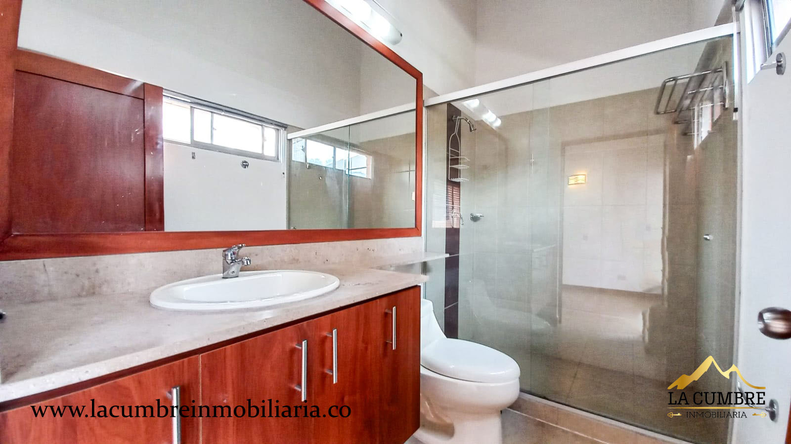 Apartamento de 2 alcobas en arriendo en Castropol, Medellín, 180 m² · foto 11 de 14