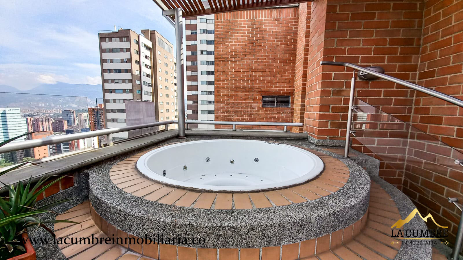 2BR Apartment in El Poblado (180 m²) - 2