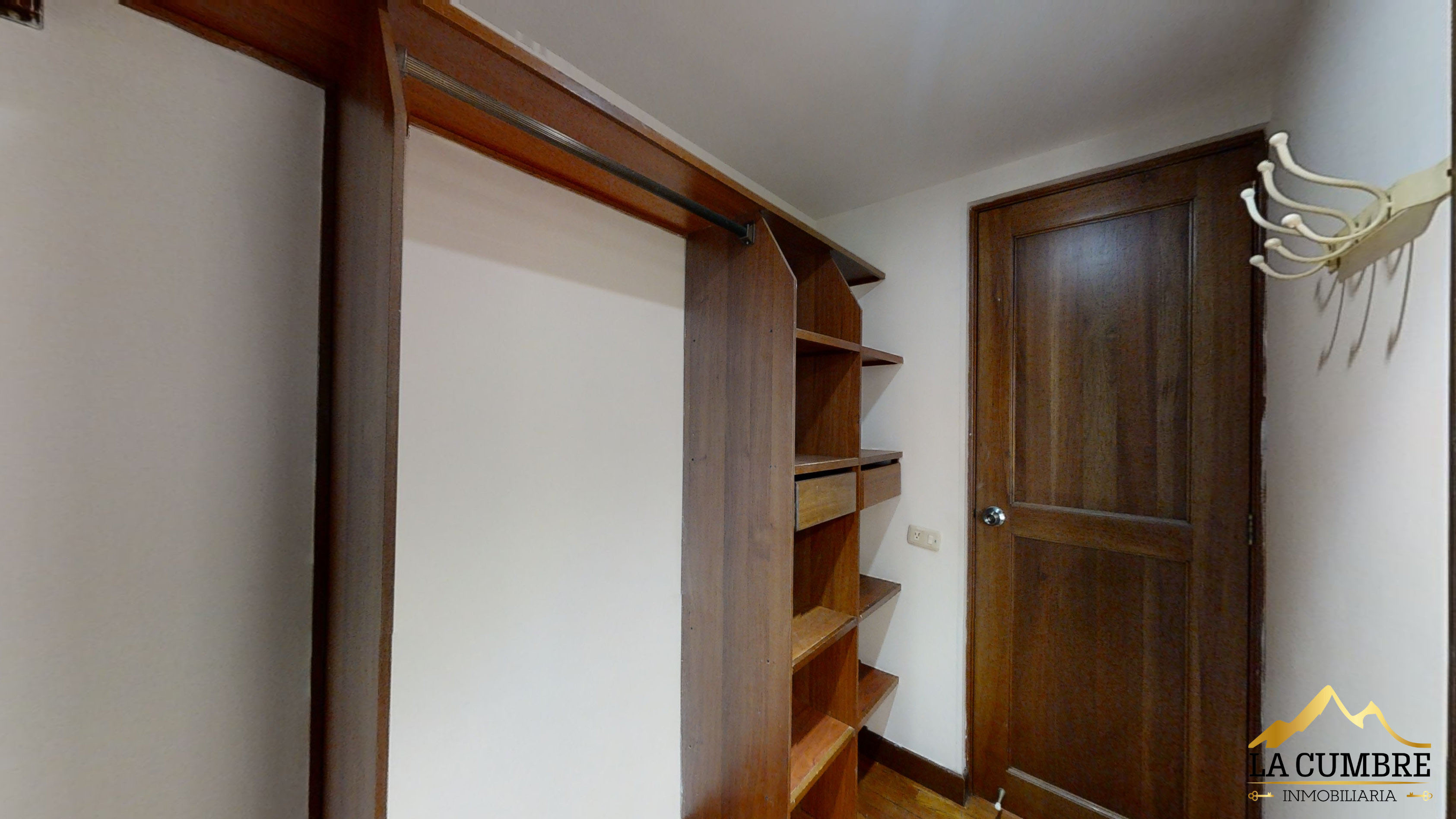 Apartamento en arriendo en Loma De Los Gonzalez, Medellín · foto 11 de 12