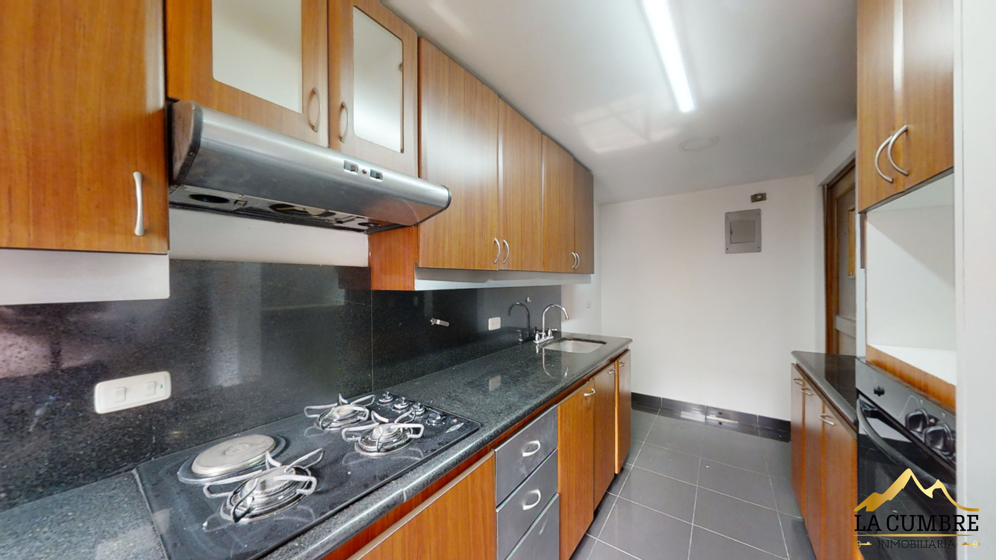 Apartamento en arriendo en Loma De Los Gonzalez, Medellín · foto 6 de 12