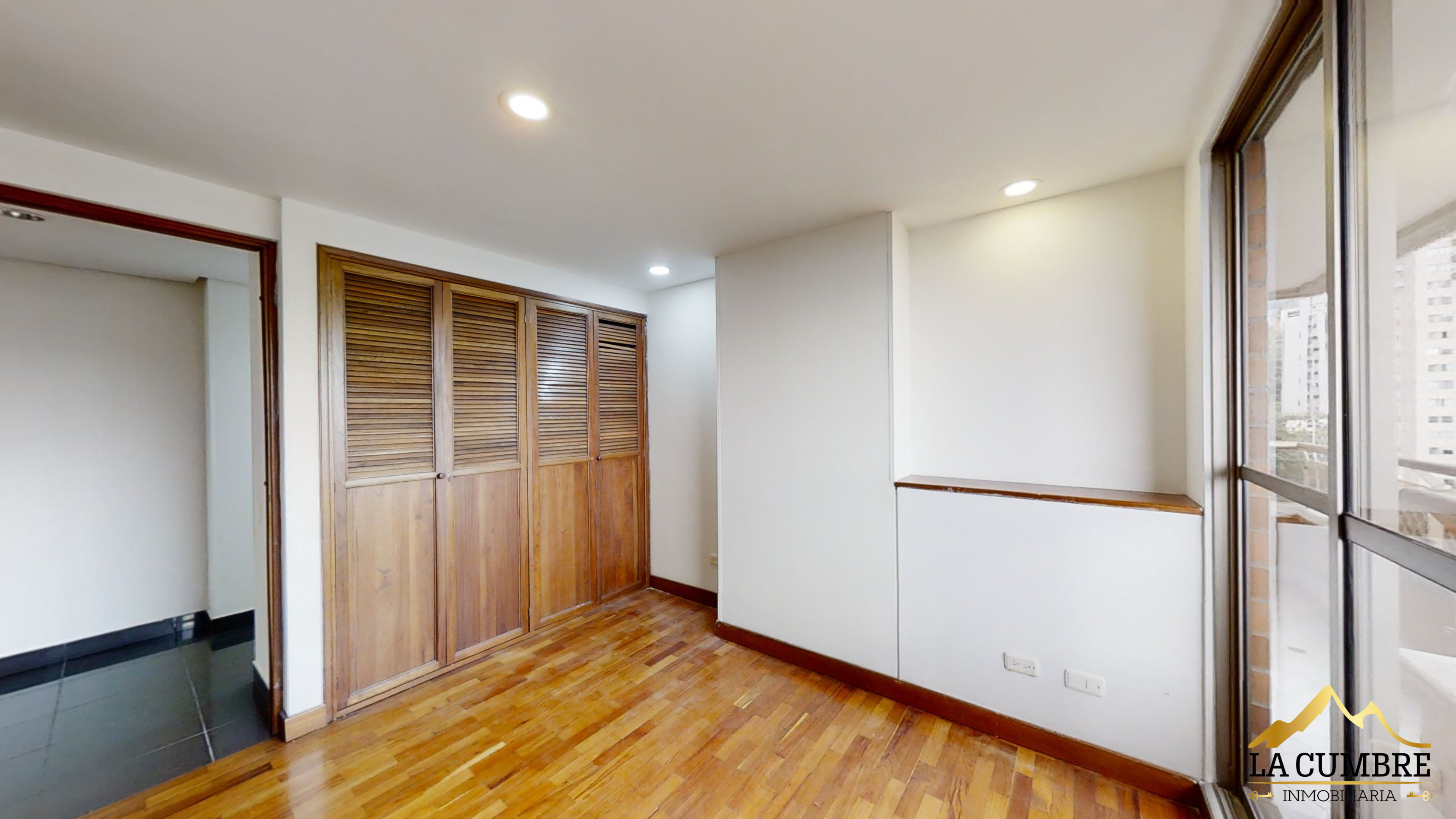 Apartamento en arriendo en Loma De Los Gonzalez, Medellín · foto 8 de 12