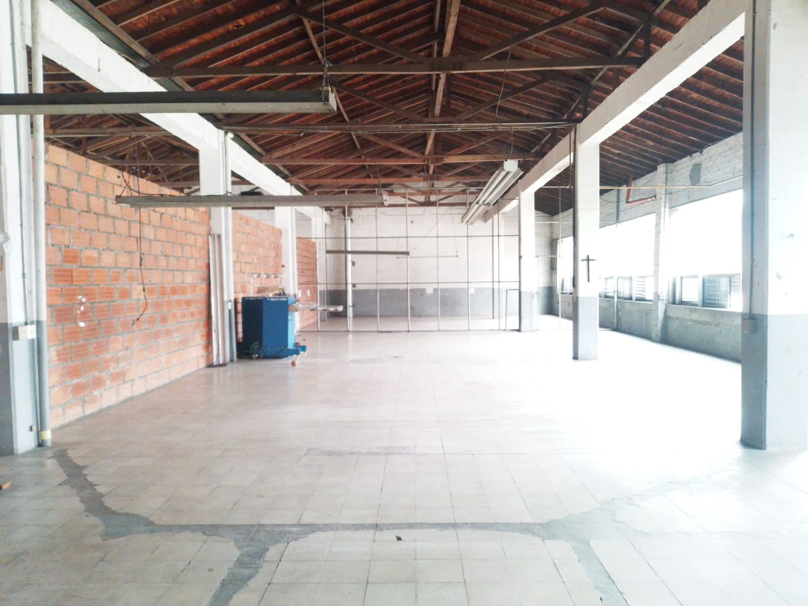 Bodega en venta en La Candelaria, Medellín, 2372 m² · foto 15 de 20