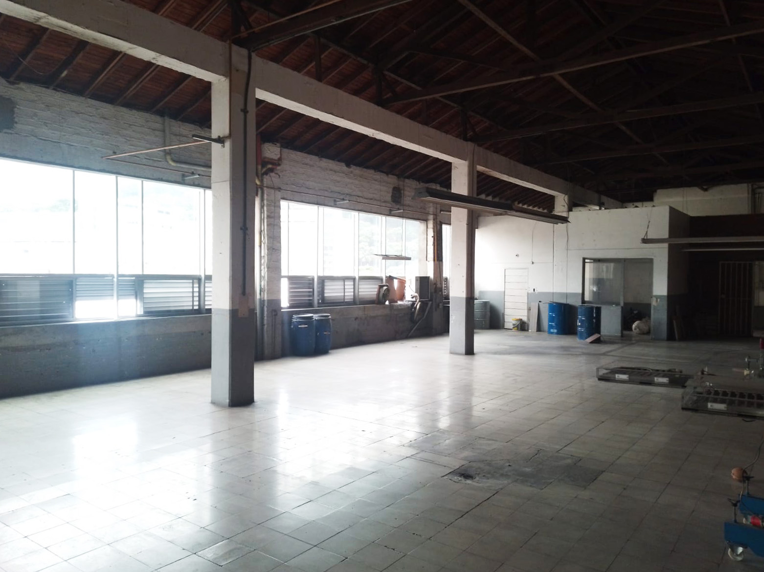 Bodega en venta en La Candelaria, Medellín, 2372 m² · foto 17 de 20