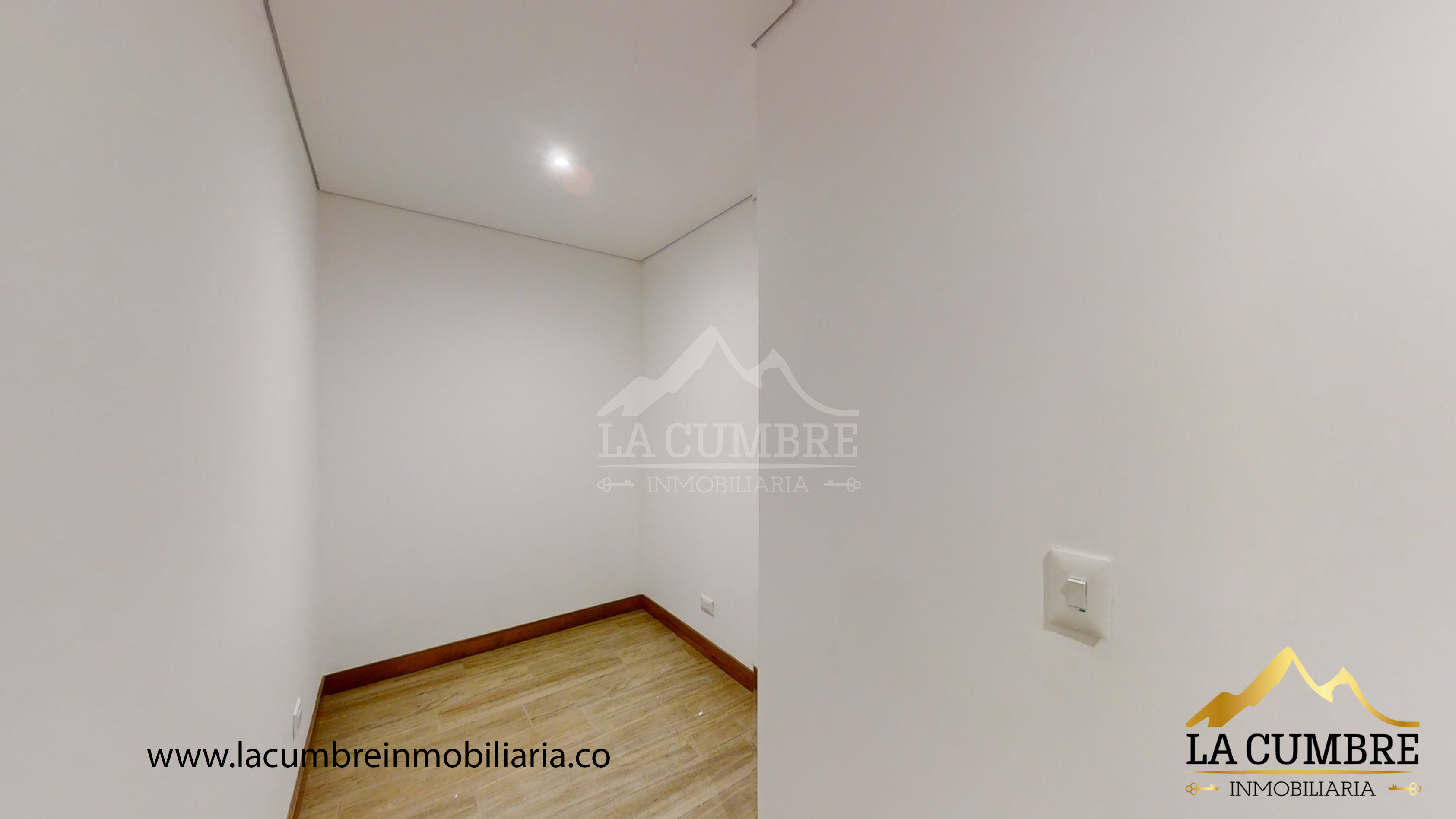 Apartamento en arriendo en Ciudad Del Río, Medellín · foto 4 de 17