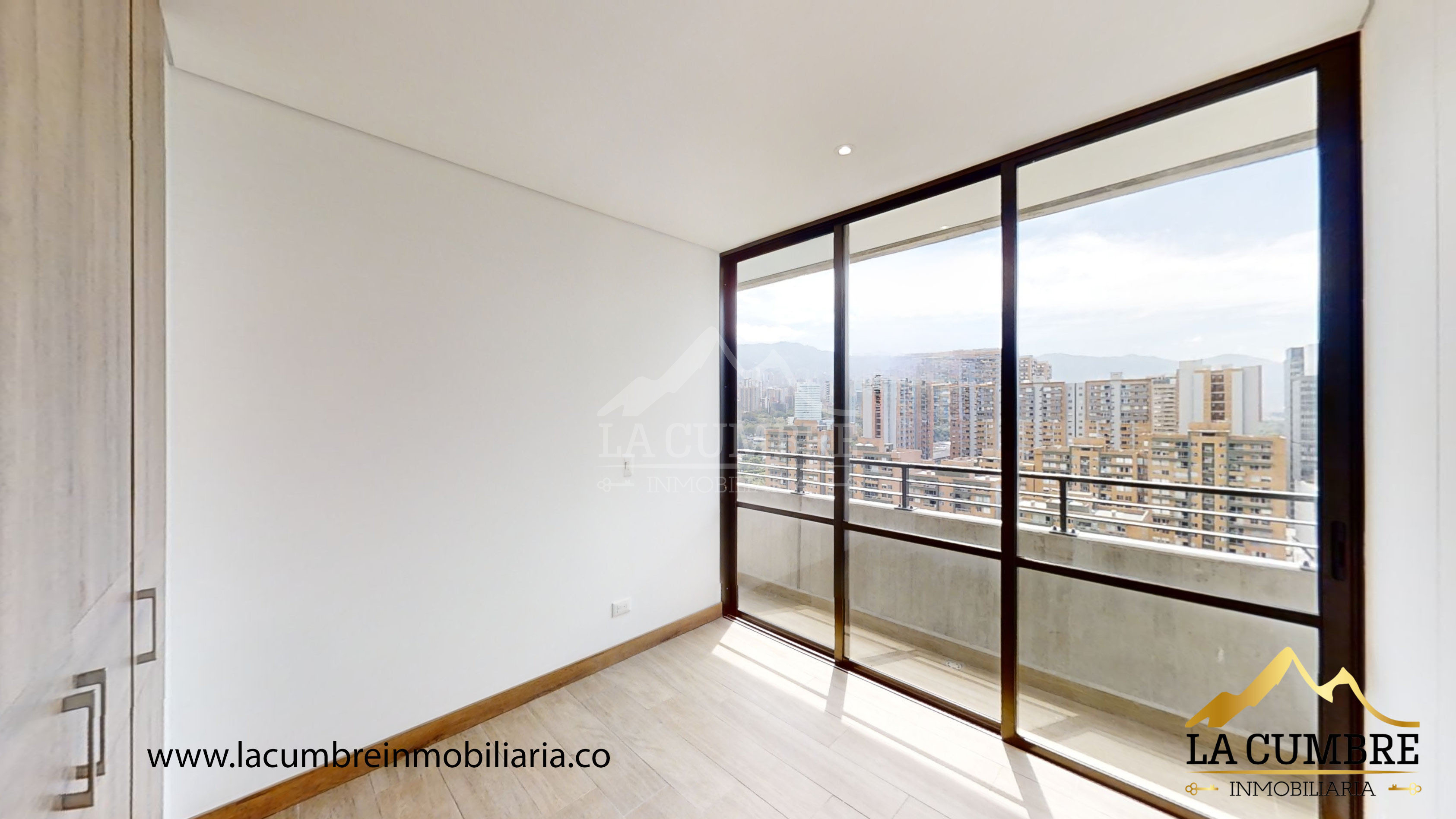 Apartamento en arriendo en Ciudad Del Río, Medellín · foto 8 de 17
