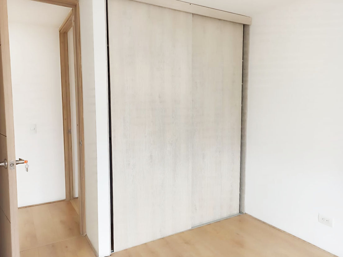 Apartamento de 2 alcobas en venta en Loma De Los Bernal, Medellín, 84 m² · foto 16 de 19