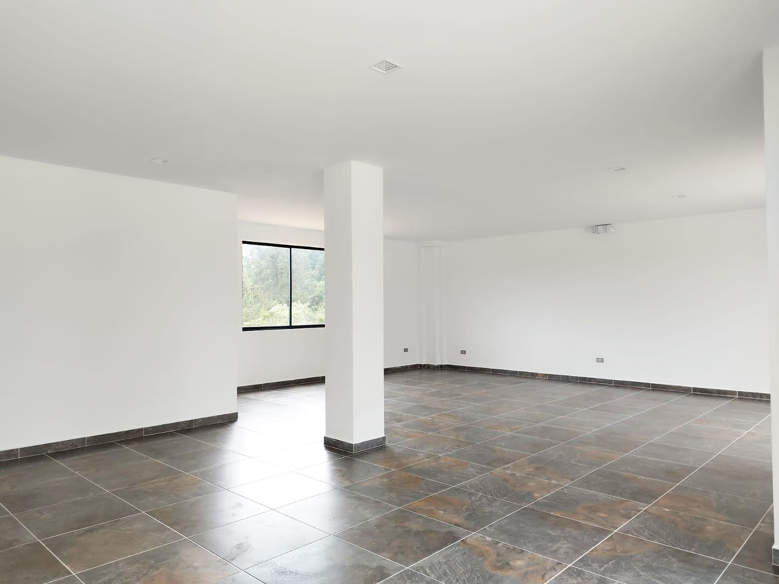 Oficina en arriendo en Escobero, Envigado, 100 m² · foto 2 de 18