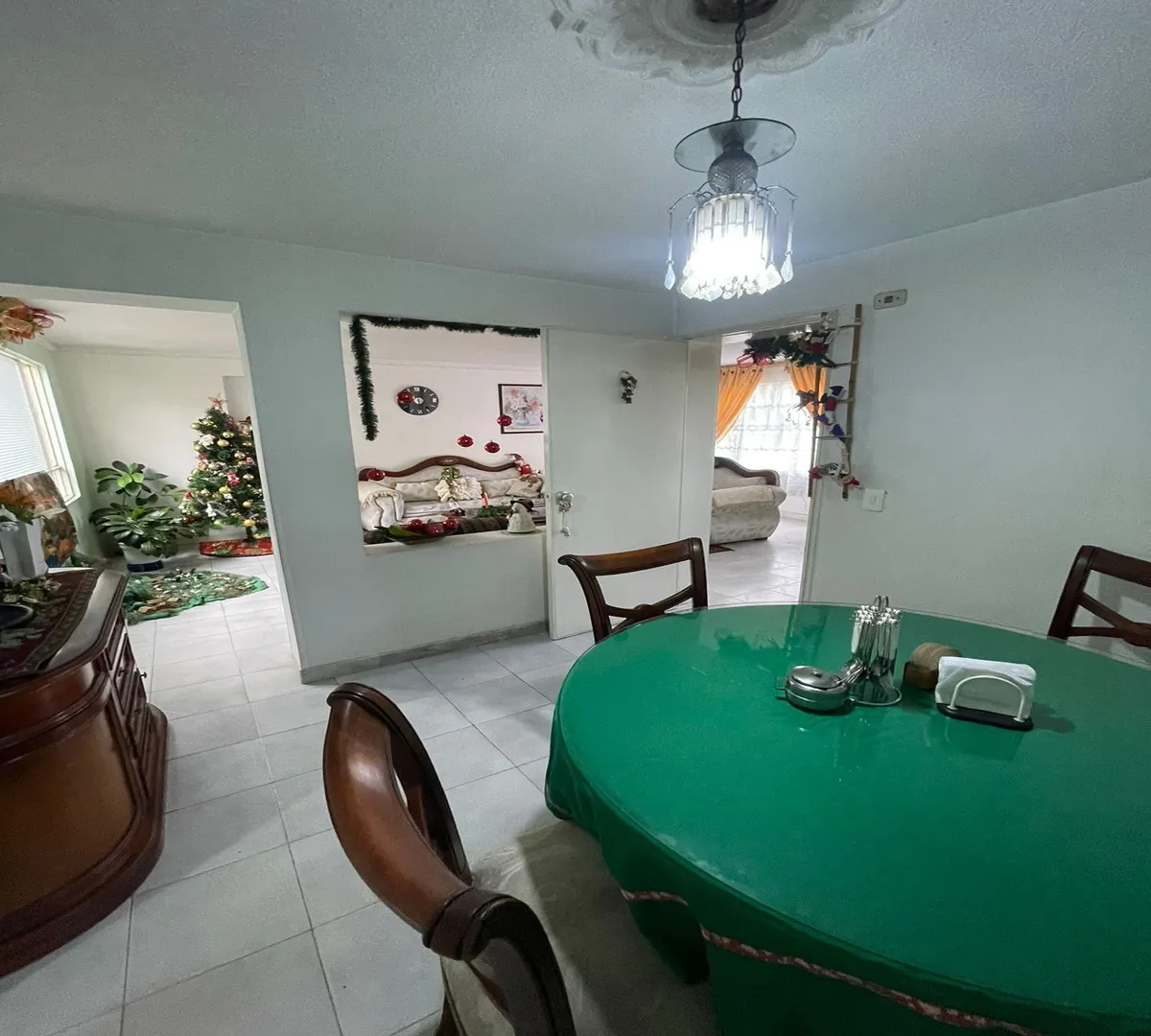 Casa de 5 alcobas en venta en Castilla, Bogotá, 227 m² · foto 12 de 17