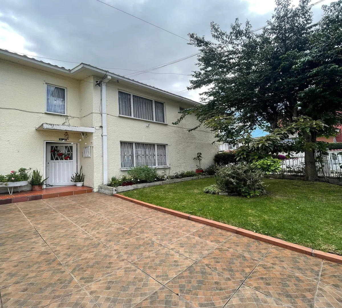 Casa de 5 alcobas en venta en Castilla, Bogotá, 227 m² · foto 5 de 17
