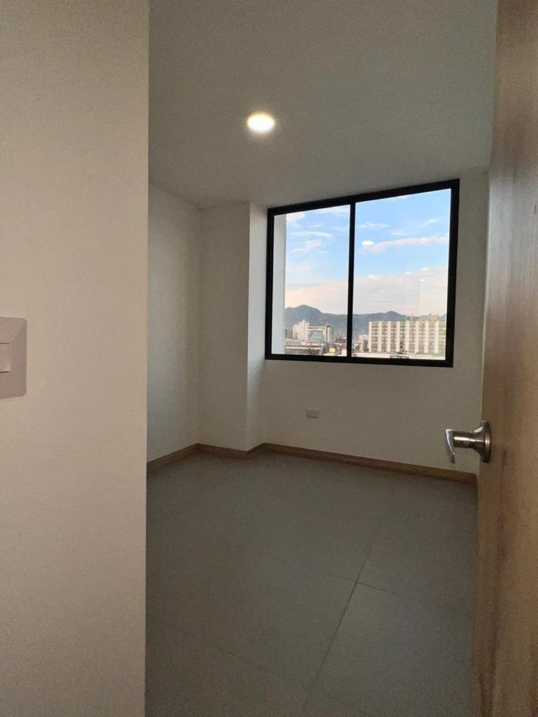 Apartamento en venta en Pinares, Pereira · foto 10 de 21