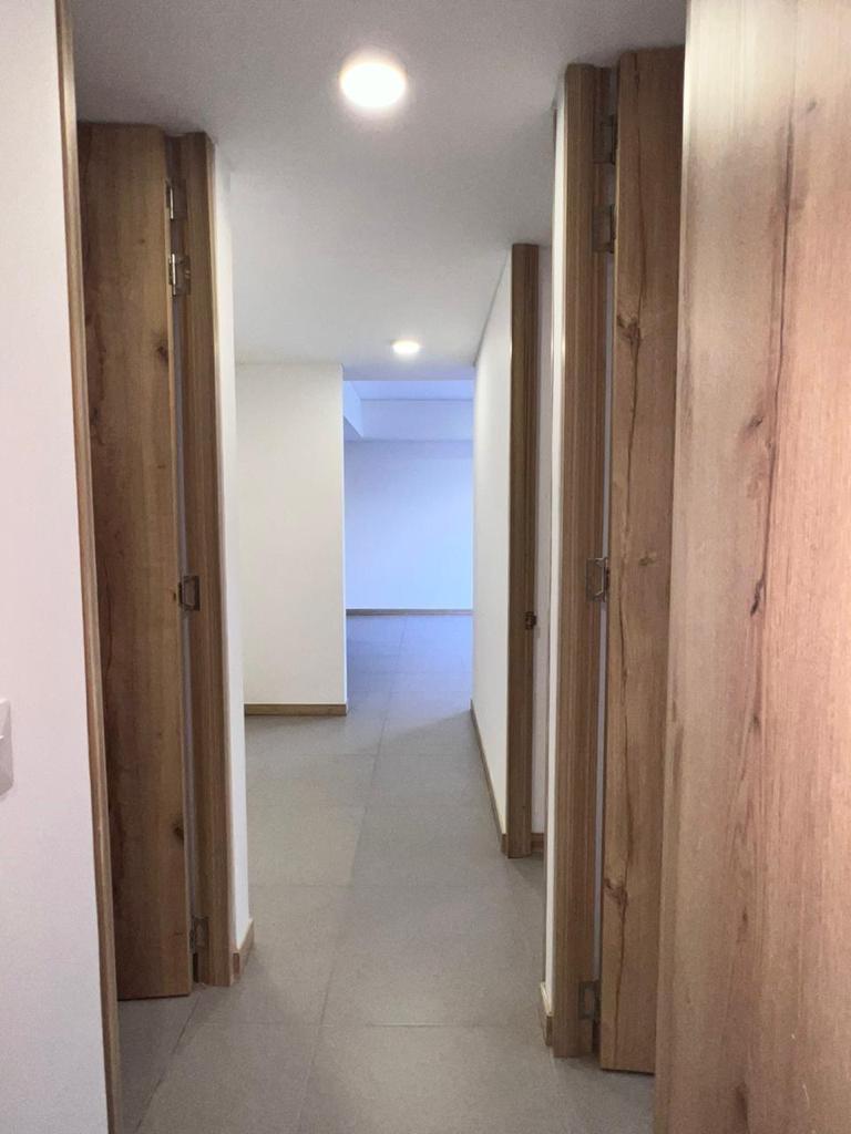 Apartamento en venta en Pinares, Pereira · foto 8 de 21