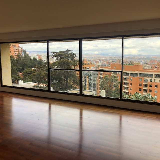 Apartamento en venta en El Refugio, Bogotá · foto 2 de 24