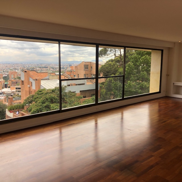 Apartamento en venta en El Refugio, Bogotá · foto 3 de 24