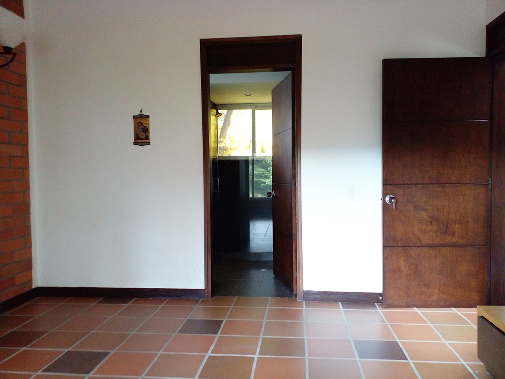 Casa de 3 alcobas en venta en Loma Del Escobero, Envigado, 250 m² · foto 11 de 20