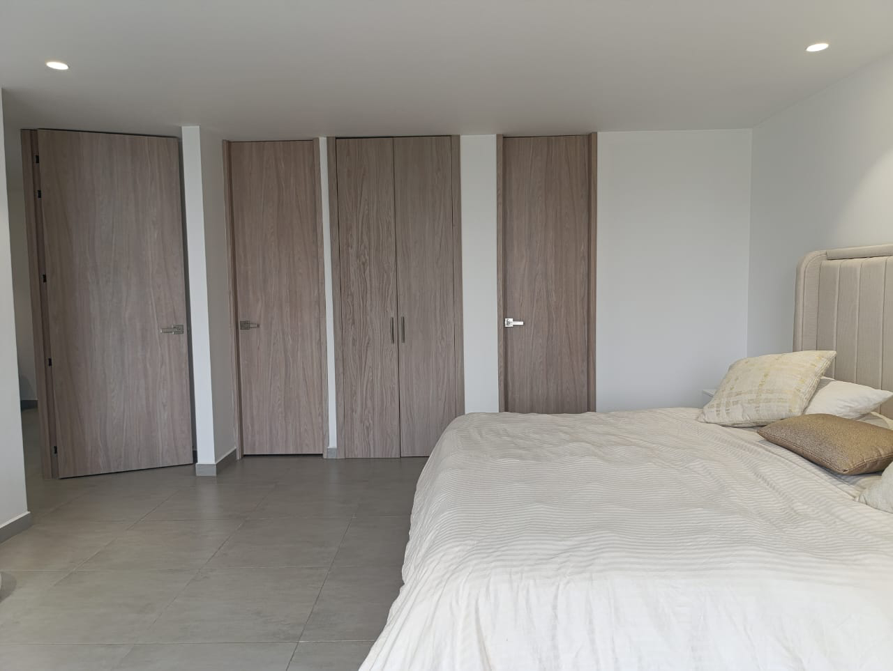 Apartamento de 2 alcobas en arriendo en El Tesoro, Medellín, 153 m² · foto 12 de 20