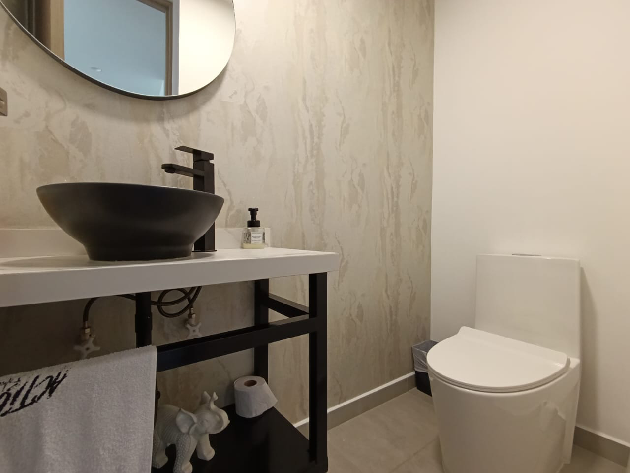 Apartamento de 2 alcobas en arriendo en El Tesoro, Medellín, 153 m² · foto 18 de 20