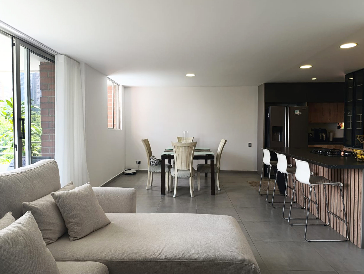 Apartamento de 2 alcobas en arriendo en El Tesoro, Medellín, 153 m² · foto 3 de 20