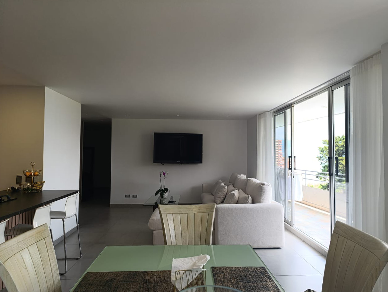 Apartamento de 2 alcobas en arriendo en El Tesoro, Medellín, 153 m² · foto 4 de 20