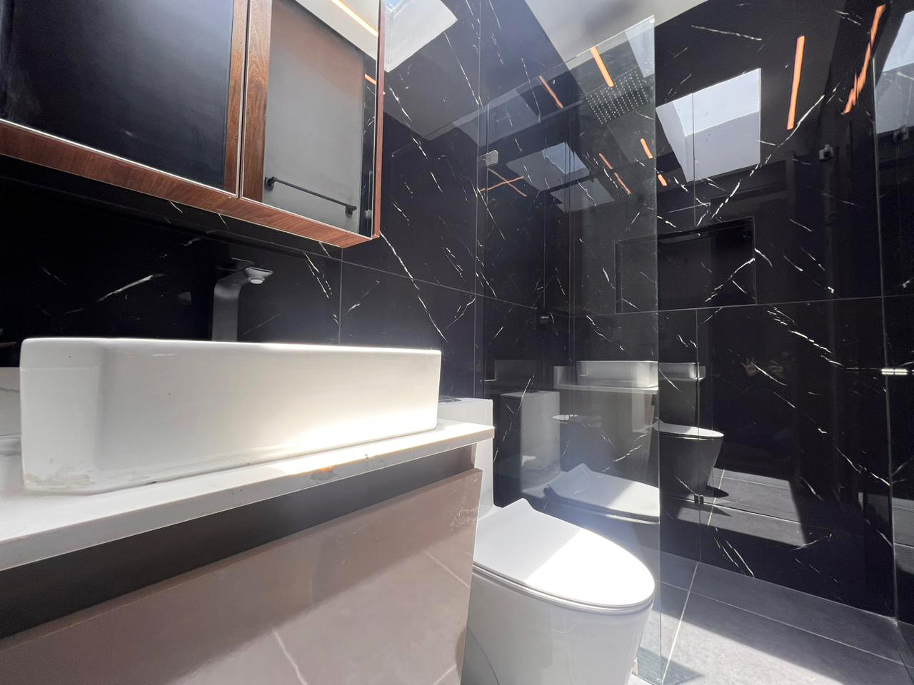 Casa de 3 alcobas en venta en El Porvenir, Rionegro, 205 m² · foto 12 de 15