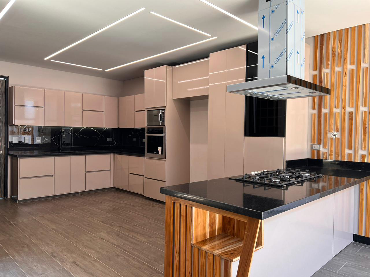 Casa de 3 alcobas en venta en El Porvenir, Rionegro, 205 m² · foto 5 de 15