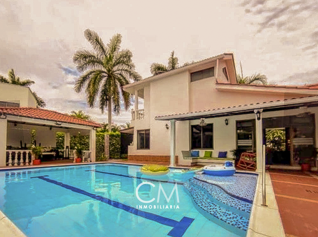 Casa de 4 alcobas en venta en El Portal, Ricaurte, 320 m² · foto 8 de 23