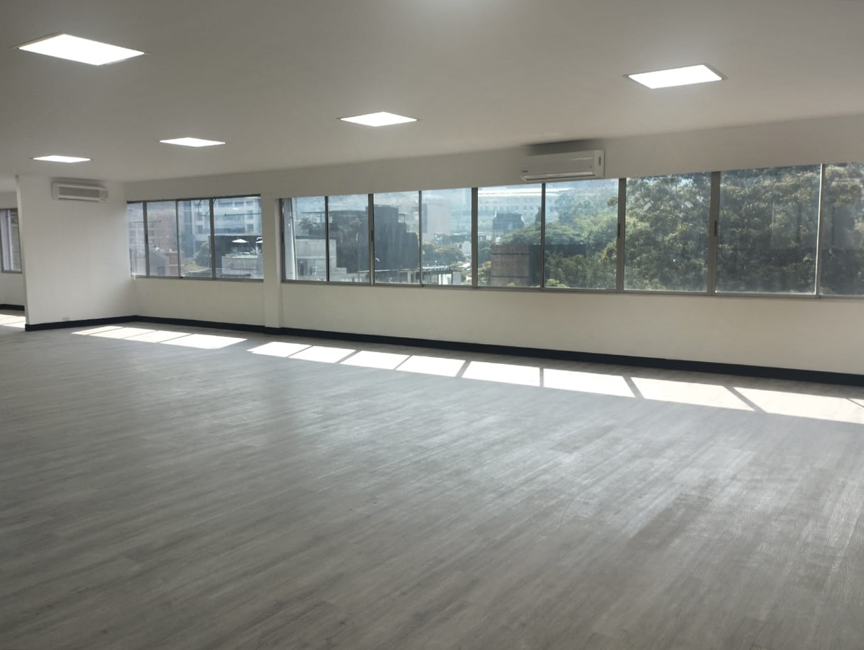 Oficina en arriendo en El Poblado, Medellín, 380 m² · foto 13 de 20