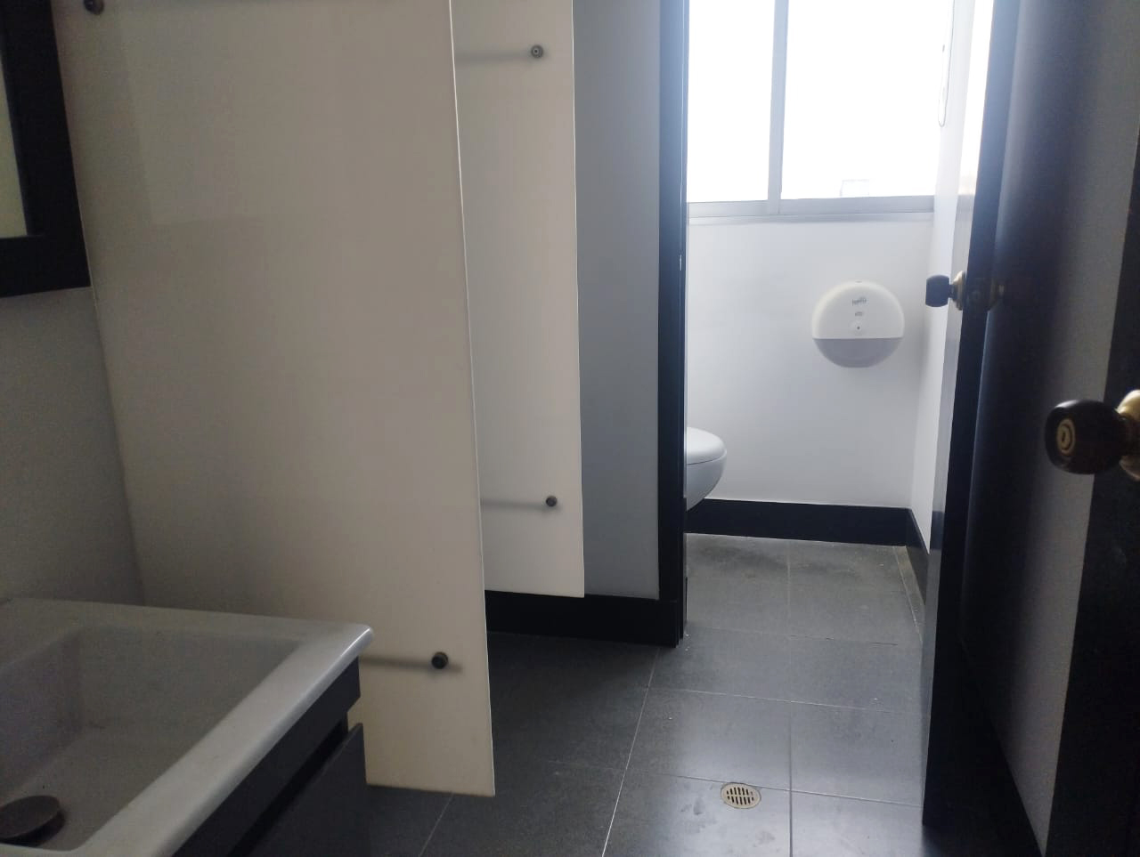 Oficina en arriendo en El Poblado, Medellín, 380 m² · foto 15 de 20