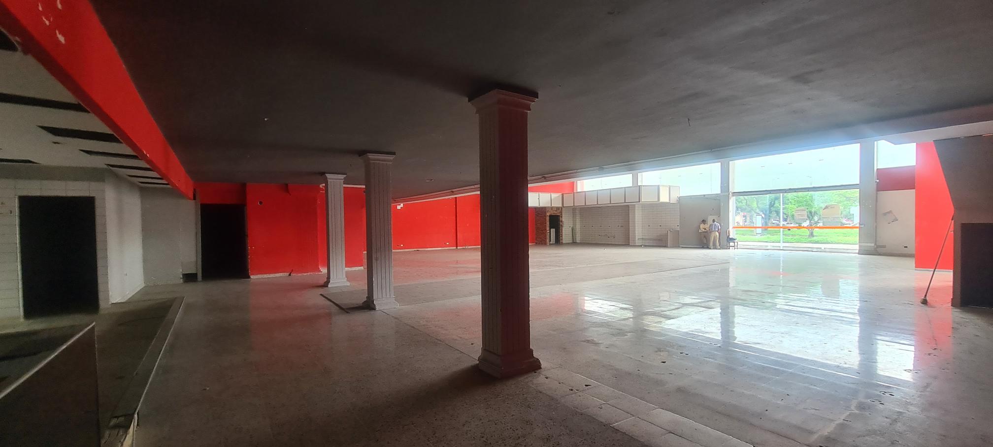 Local en arriendo en Prados Del Norte, Cali, 1023 m² · foto 11 de 21