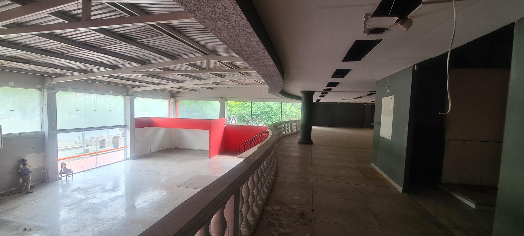 Local en arriendo en Prados Del Norte, Cali, 1023 m² · foto 14 de 21