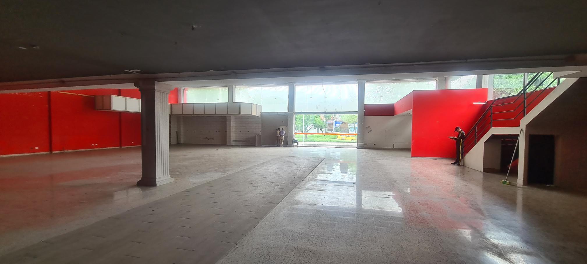 Local en arriendo en Prados Del Norte, Cali, 1023 m² · foto 20 de 21