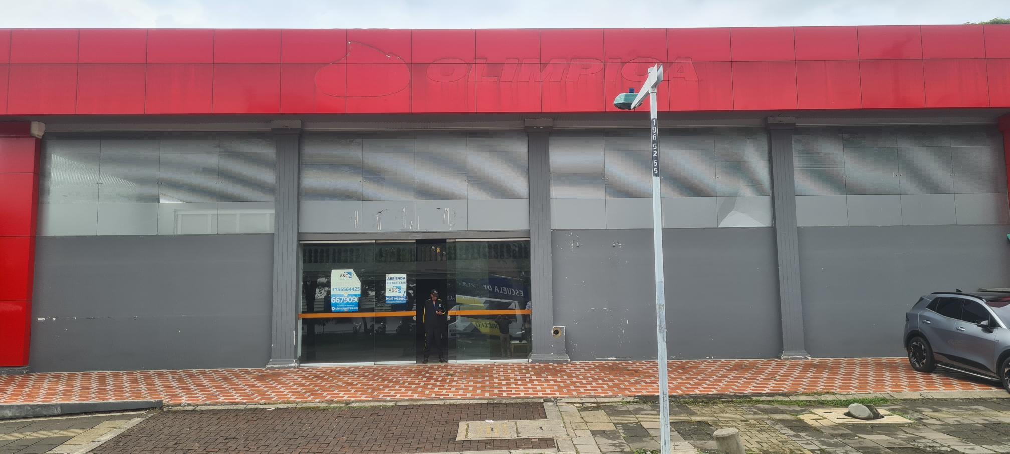 Local en arriendo en Prados Del Norte, Cali, 1023 m² · foto 3 de 21