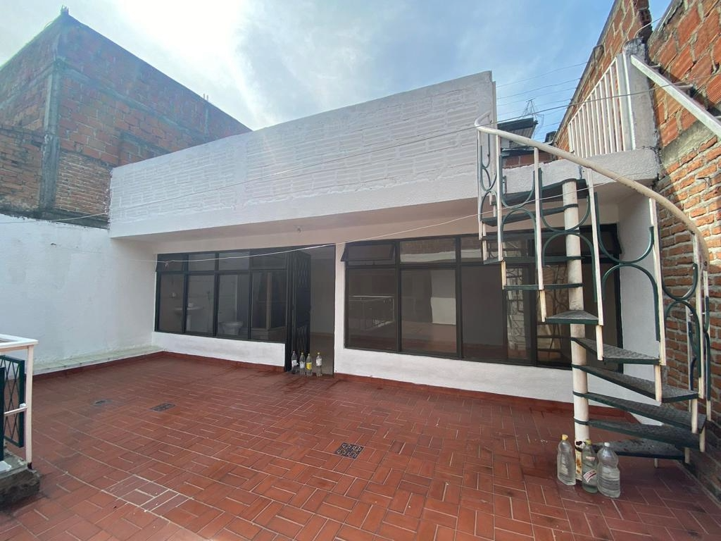 Casa de 8 alcobas en venta en Cristobal Colon, Cali, 580 m² · foto 15 de 17