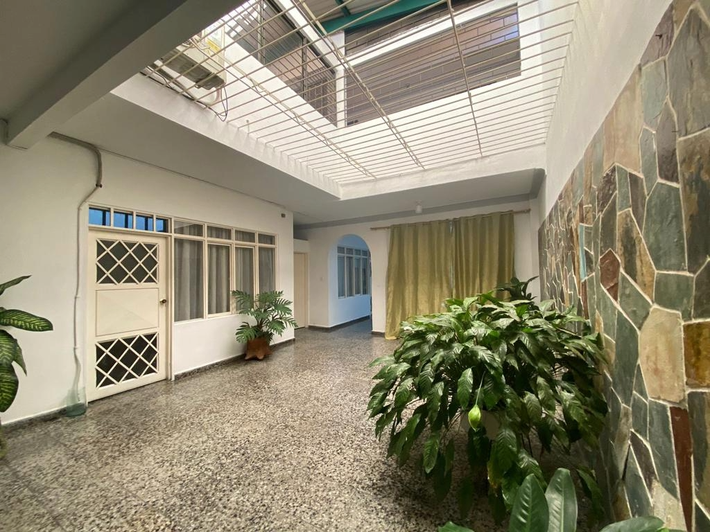 Casa de 8 alcobas en venta en Cristobal Colon, Cali, 580 m² · foto 2 de 17