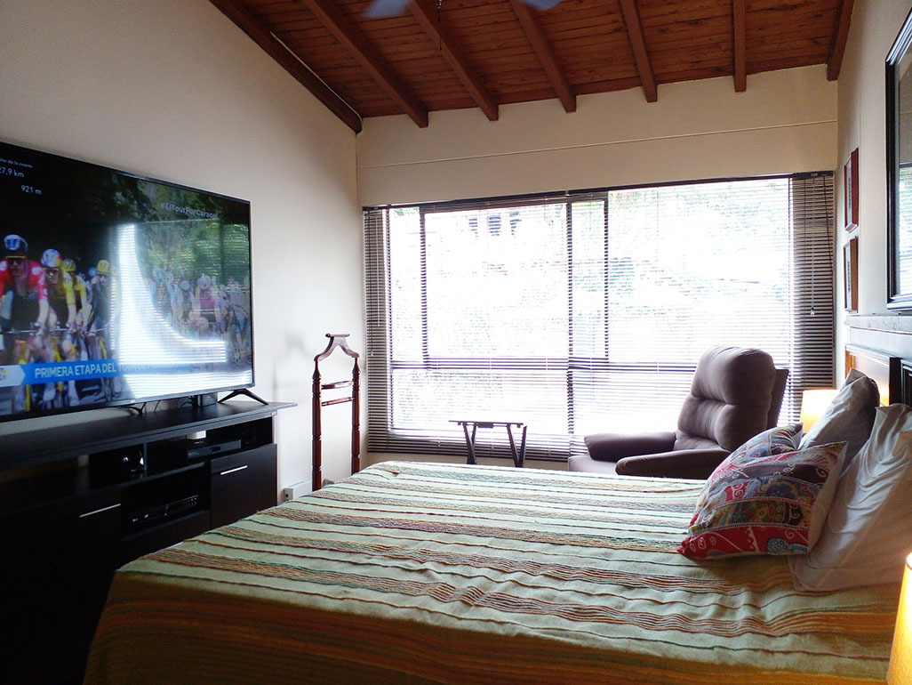 Casa de 3 alcobas en venta en San Lucas, Medellín, 212 m² · foto 15 de 20