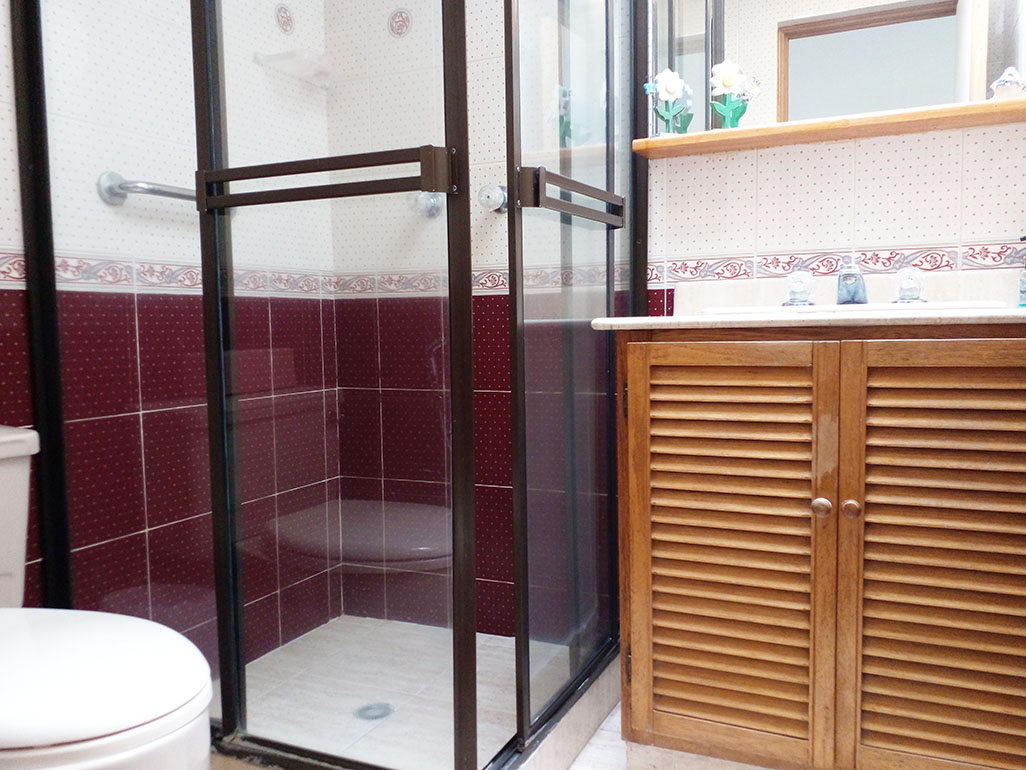 Casa de 3 alcobas en venta en San Lucas, Medellín, 212 m² · foto 18 de 20
